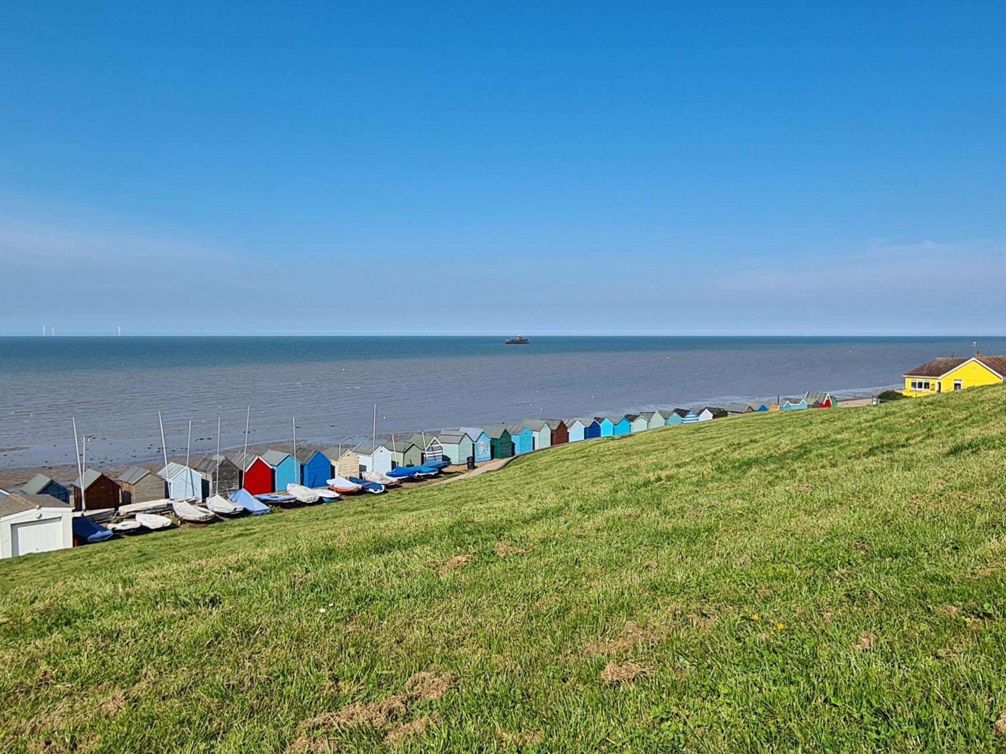 Vitamin Sea Residency Herne Bay Exterior photo